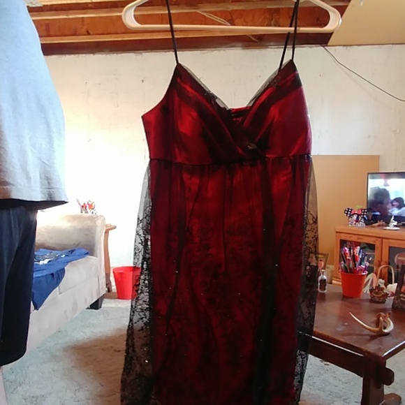 Dress - Picture 1 of 2